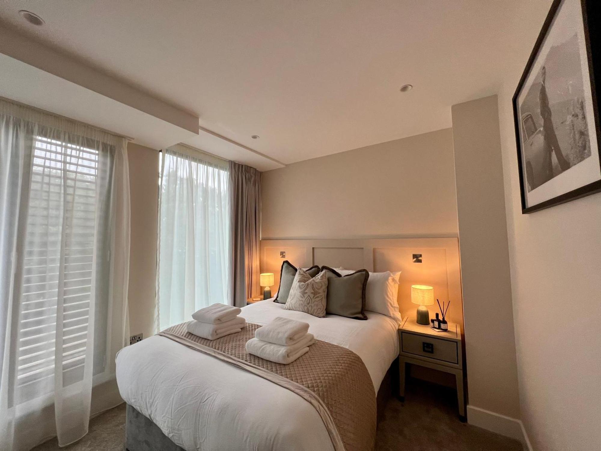 Апартаменты The Noir Blanc Retreat At Ryedale House Йорк Экстерьер фото
